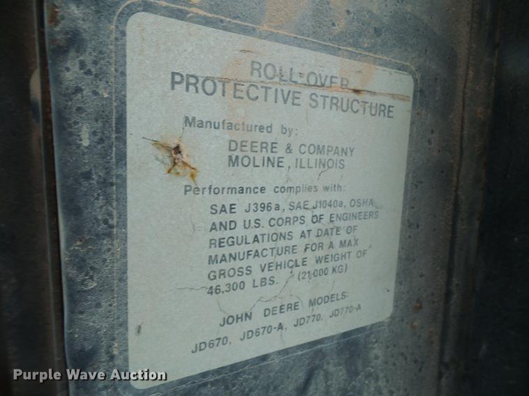 image for item DF7237 John Deere 670A motor grader