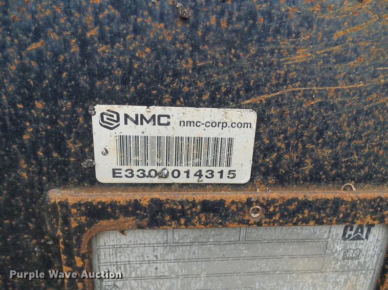 image for item DF7246 Caterpillar 136"W bucket