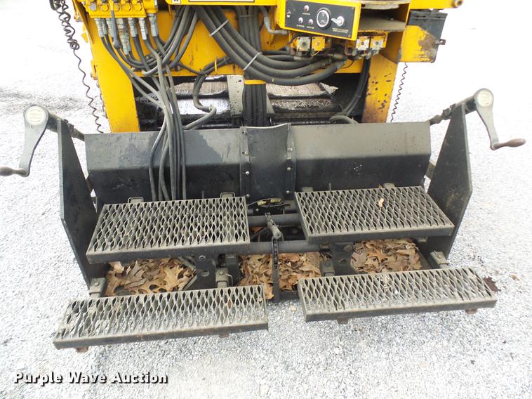 image for item DF7256 2001 Blaw Knox PF545 paver