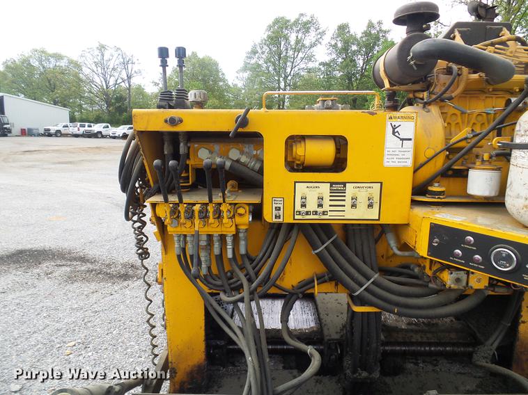 image for item DF7256 2001 Blaw Knox PF545 paver