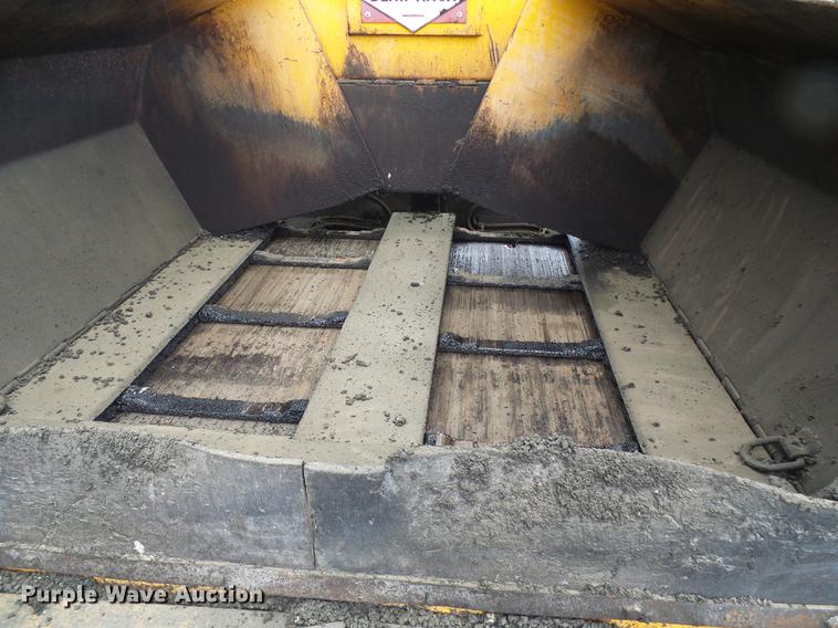 image for item DF7256 2001 Blaw Knox PF545 paver