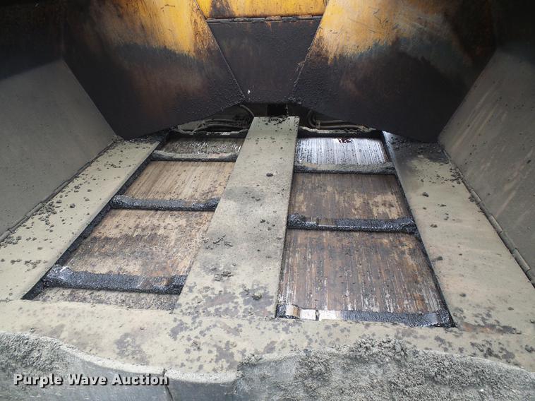 image for item DF7256 2001 Blaw Knox PF545 paver