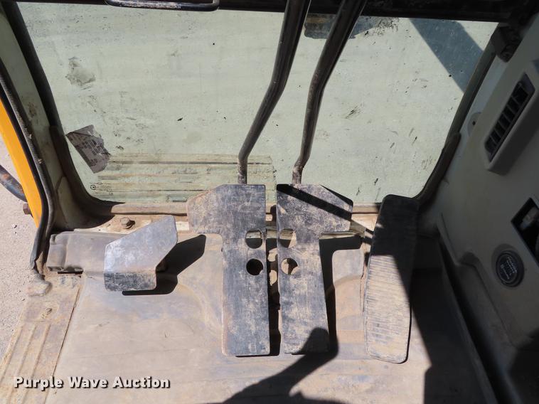 image for item DF7808 2006 Hyundai Robex 210LC-7 excavator