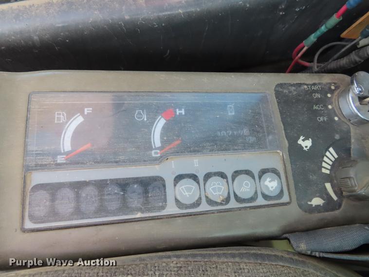 image for item DF7811 2004 Case CX225SR excavator