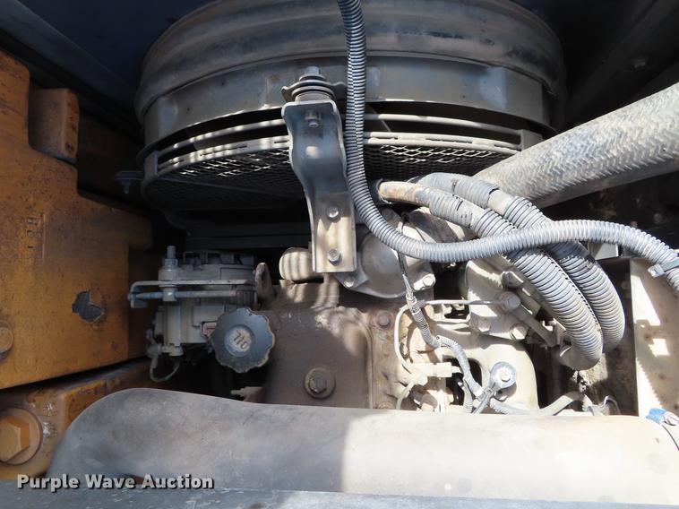 image for item DF7811 2004 Case CX225SR excavator