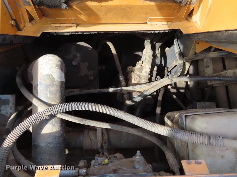 image for item DF7811 2004 Case CX225SR excavator