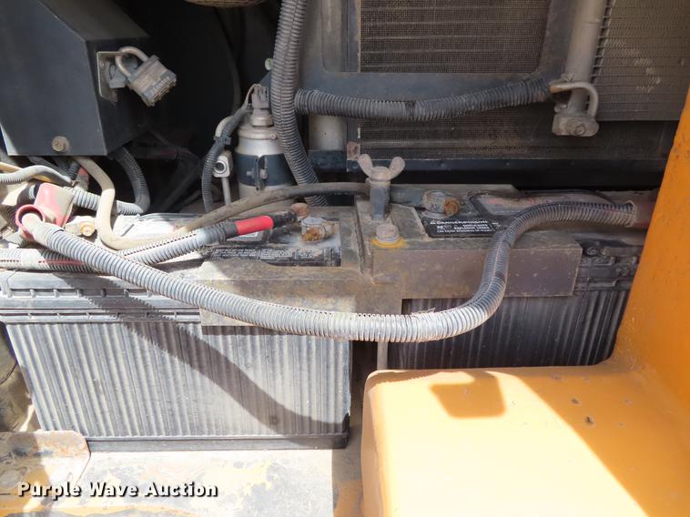 image for item DF7811 2004 Case CX225SR excavator