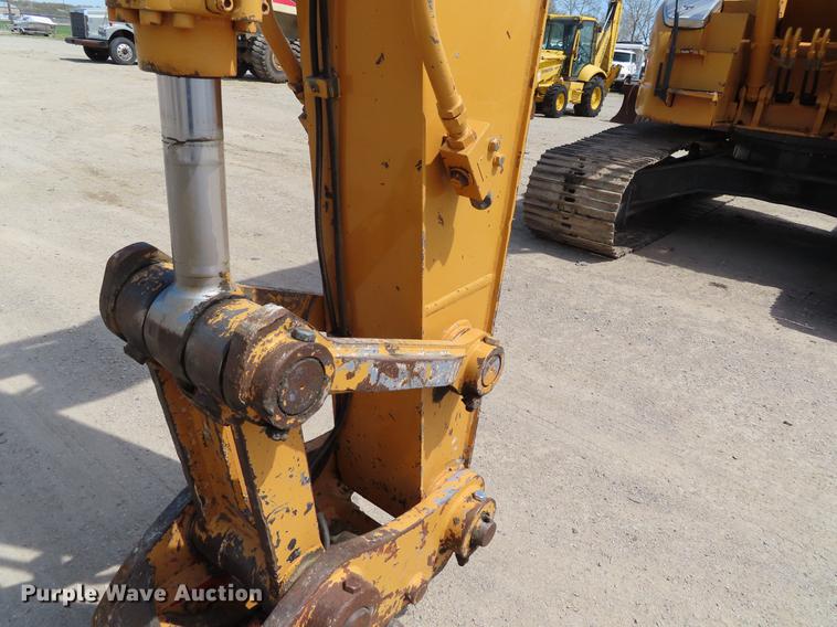 image for item DF7811 2004 Case CX225SR excavator