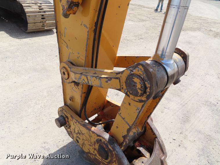 image for item DF7811 2004 Case CX225SR excavator