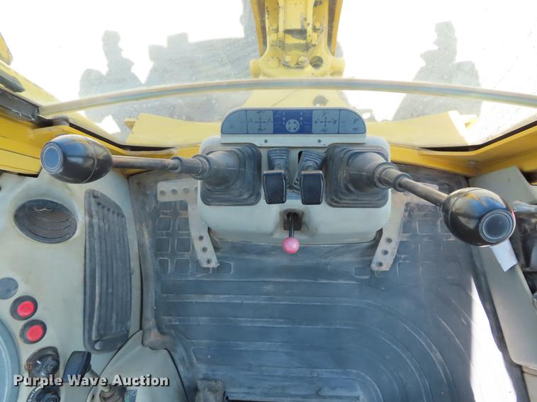 image for item DF7812 2003 Komatsu WB150 backhoe