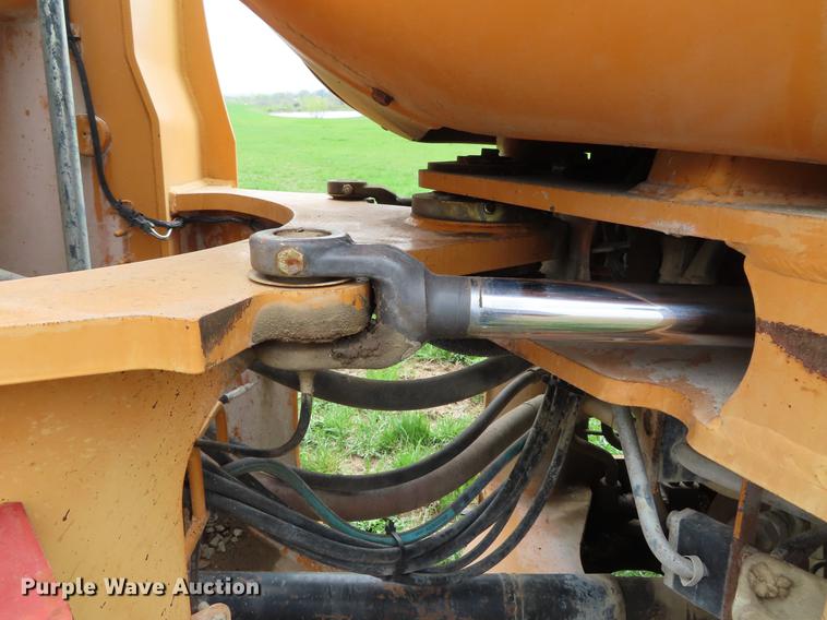 image for item DF7824 2003 Case 721D wheel loader