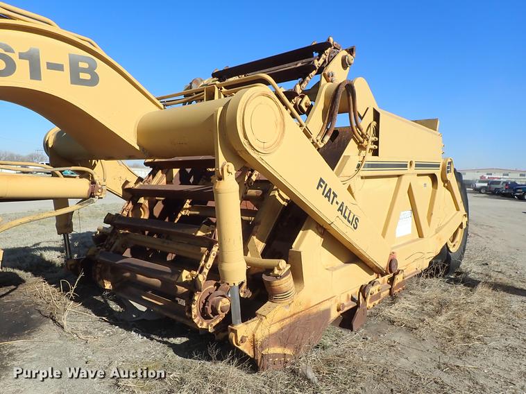 image for item DF8814 1974 Fiat-Allis 261B conventional scraper