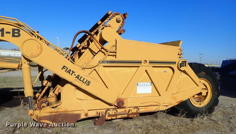 image for item DF8814 1974 Fiat-Allis 261B conventional scraper