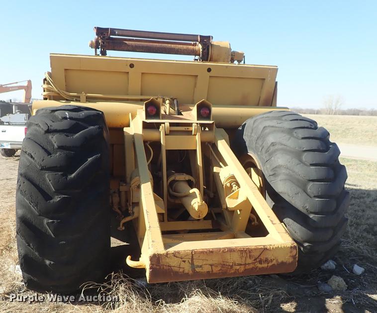 image for item DF8814 1974 Fiat-Allis 261B conventional scraper