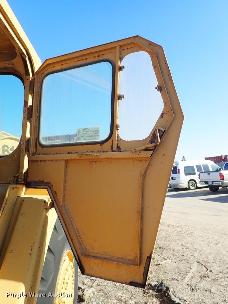 image for item DF8814 1974 Fiat-Allis 261B conventional scraper