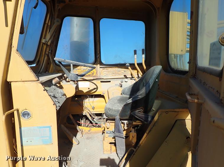 image for item DF8814 1974 Fiat-Allis 261B conventional scraper