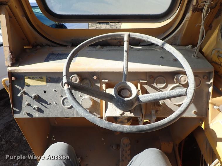 image for item DF8814 1974 Fiat-Allis 261B conventional scraper