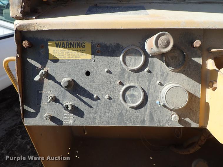 image for item DF8814 1974 Fiat-Allis 261B conventional scraper