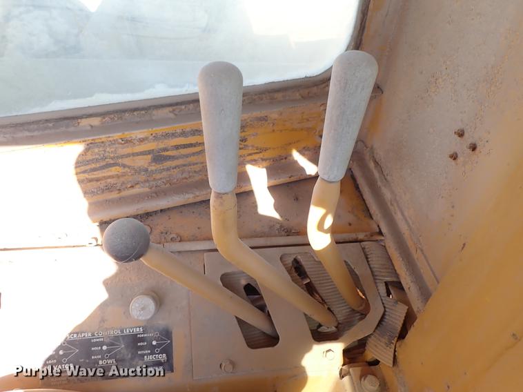 image for item DF8814 1974 Fiat-Allis 261B conventional scraper