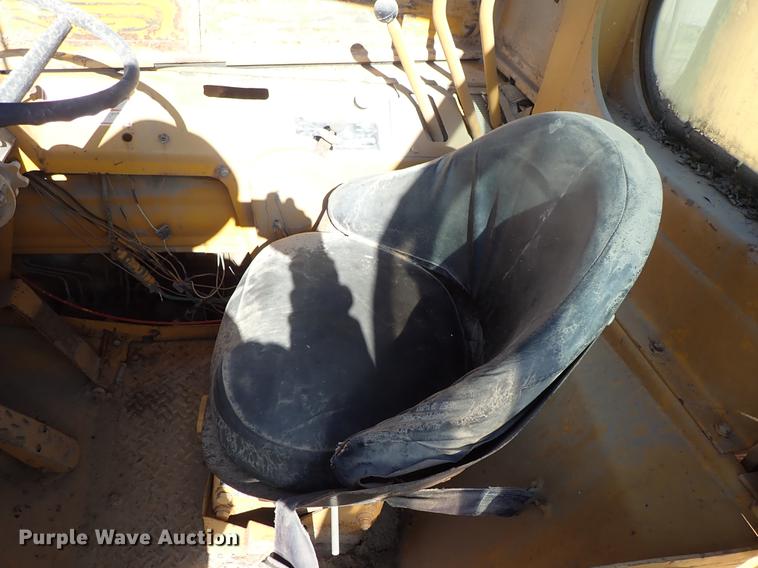 image for item DF8814 1974 Fiat-Allis 261B conventional scraper