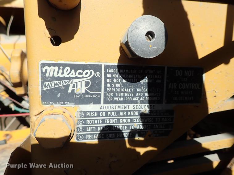 image for item DF8814 1974 Fiat-Allis 261B conventional scraper