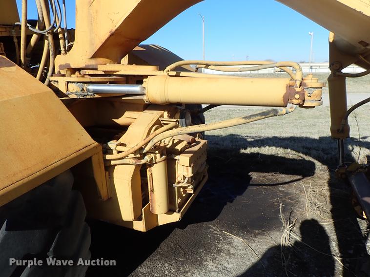 image for item DF8814 1974 Fiat-Allis 261B conventional scraper