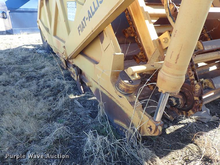 image for item DF8814 1974 Fiat-Allis 261B conventional scraper