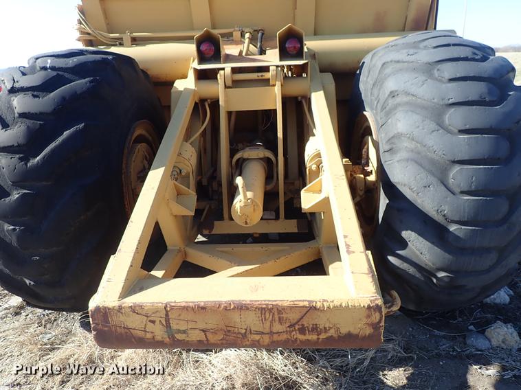 image for item DF8814 1974 Fiat-Allis 261B conventional scraper