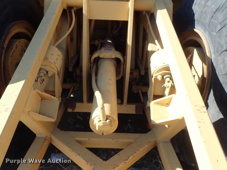 image for item DF8814 1974 Fiat-Allis 261B conventional scraper