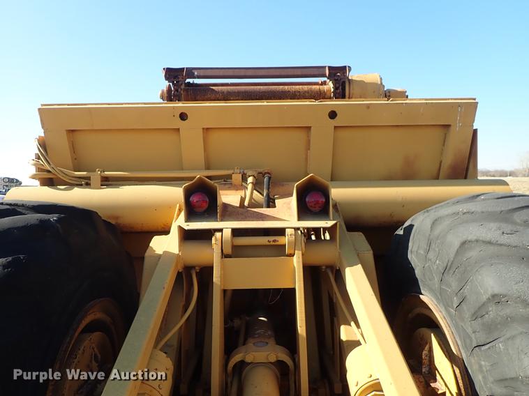 image for item DF8814 1974 Fiat-Allis 261B conventional scraper