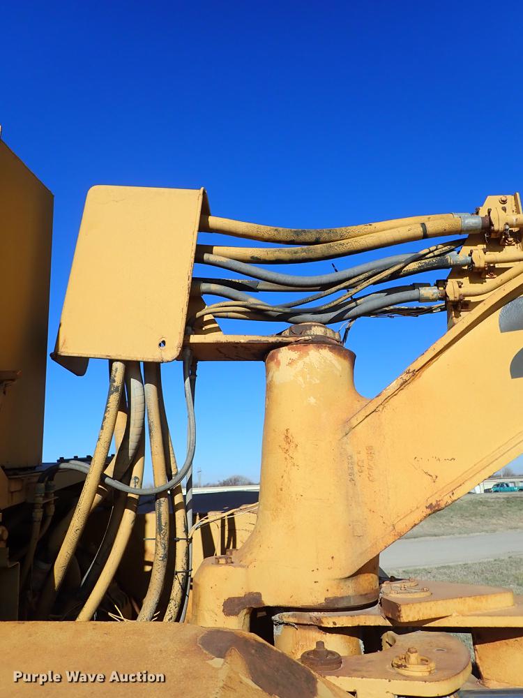 image for item DF8814 1974 Fiat-Allis 261B conventional scraper