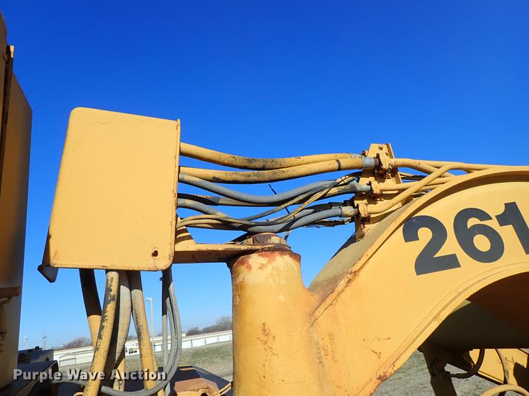 image for item DF8814 1974 Fiat-Allis 261B conventional scraper