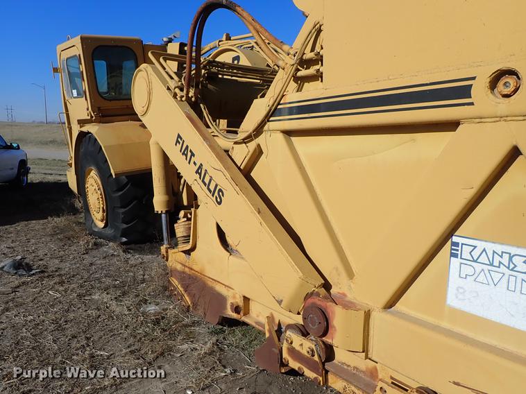 image for item DF8814 1974 Fiat-Allis 261B conventional scraper