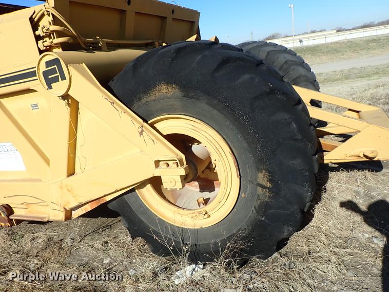 image for item DF8814 1974 Fiat-Allis 261B conventional scraper