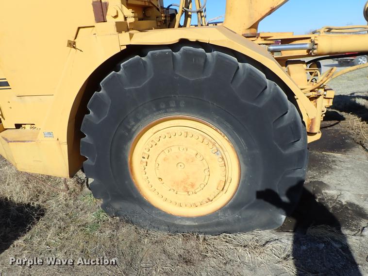 image for item DF8814 1974 Fiat-Allis 261B conventional scraper