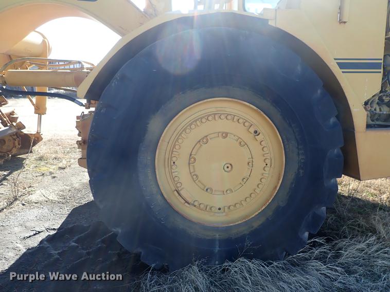 image for item DF8814 1974 Fiat-Allis 261B conventional scraper