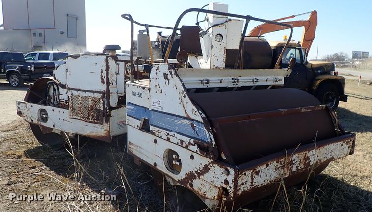 image for item DF8815 Ingersoll Rand DA50 double drum vibratory roller