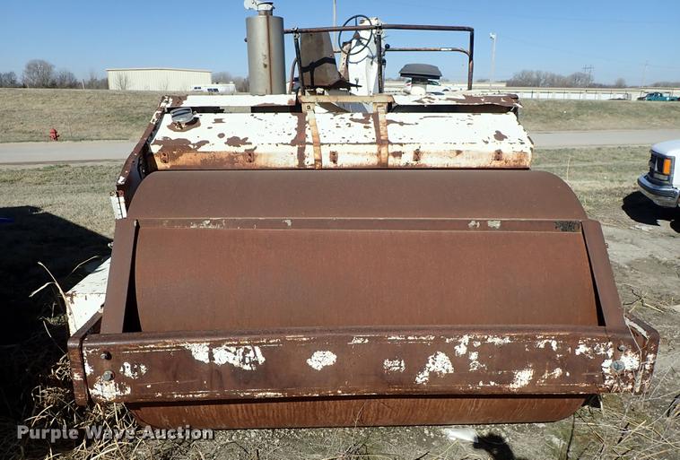 image for item DF8815 Ingersoll Rand DA50 double drum vibratory roller