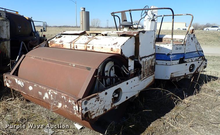 image for item DF8815 Ingersoll Rand DA50 double drum vibratory roller