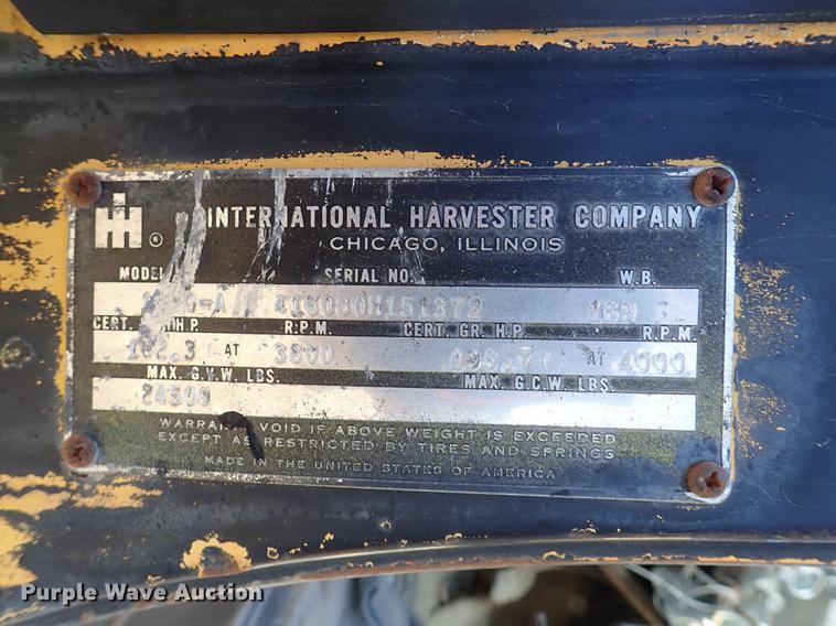 image for item DF8816 1971 International Loadstar 1800 oil distribution truck