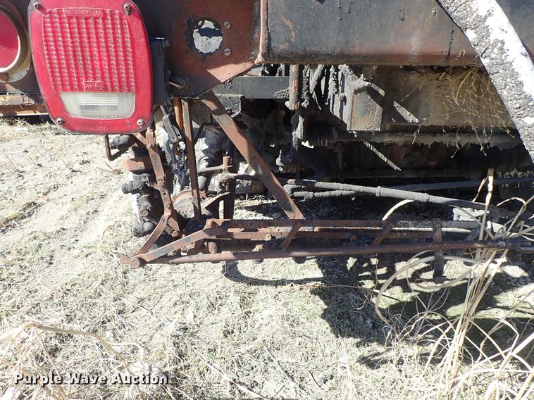 image for item DF8816 1971 International Loadstar 1800 oil distribution truck