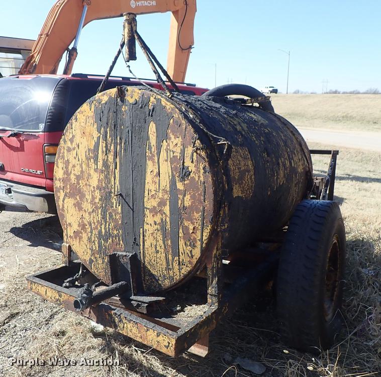 Tar pot trailer in Park City, KS Item DF8817 sold Purple Wave