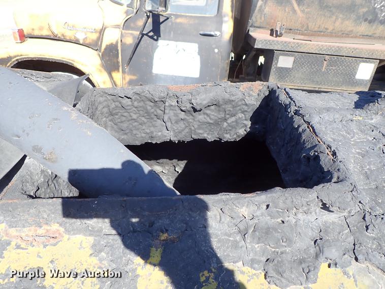 image for item DF8817 Tar pot trailer