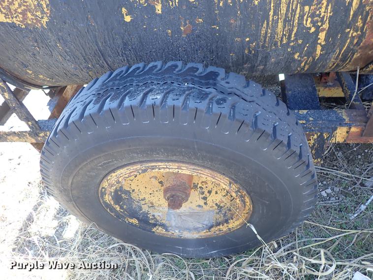 image for item DF8817 Tar pot trailer