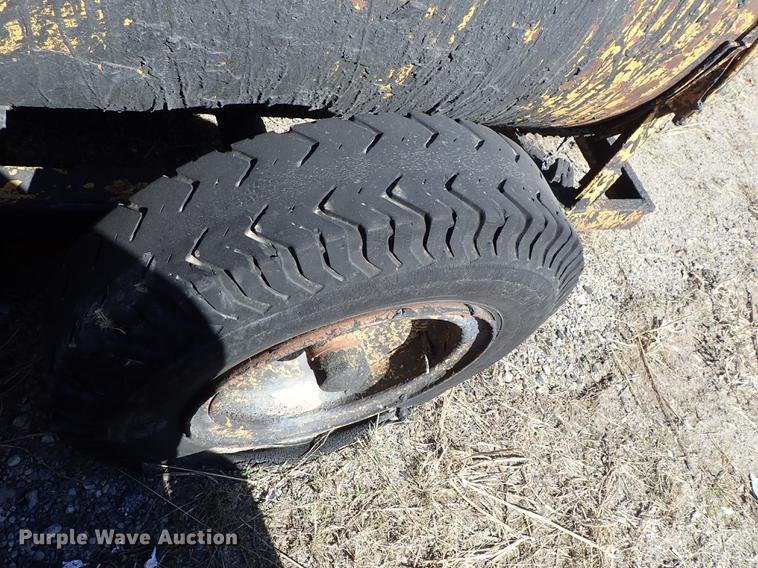 image for item DF8817 Tar pot trailer