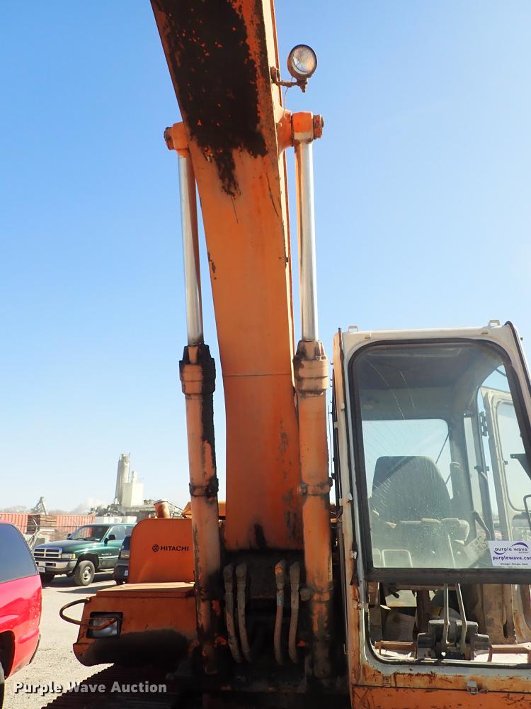 image for item DF8818 Hitachi EX150 excavator