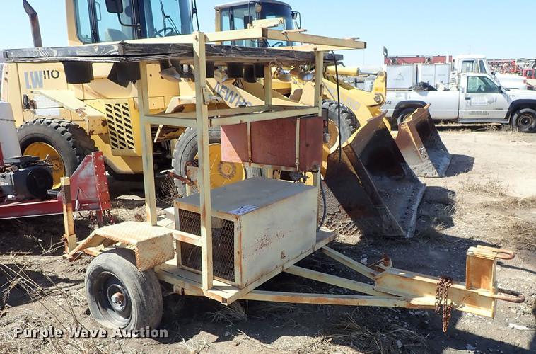 image for item DF8824 Arrow board trailer