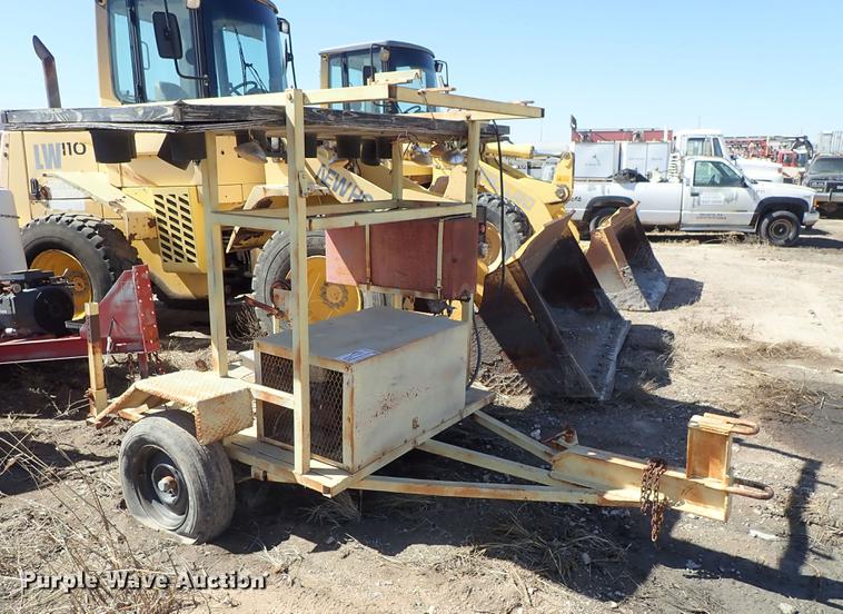 image for item DF8824 Arrow board trailer