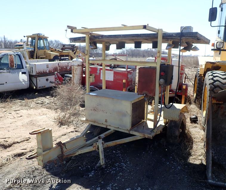 image for item DF8824 Arrow board trailer