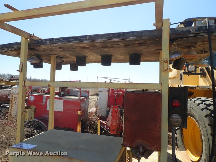 image for item DF8824 Arrow board trailer